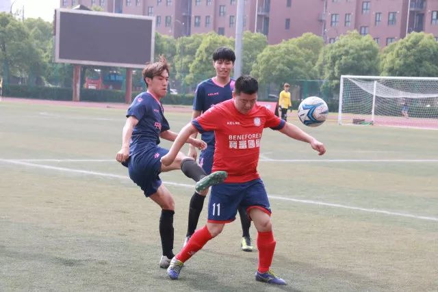 郑钦文直落两盘止住连败