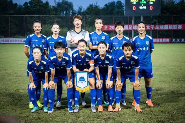11岁女儿坐C位，峰学蔚来稳住传承阵脚